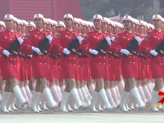 Катюша на китайском параде. Китайские женщины-военные на параде. Китайские девушки на параде под Катюшу. Парад в Пекине. Катюша. Китай парад девушки Катюша.
